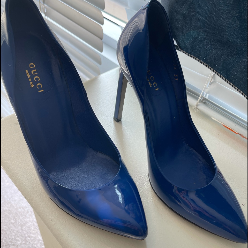 Gucci Platinum Leather Blue Stilettos.